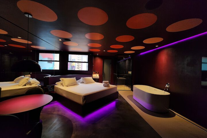 Room 15 of 35