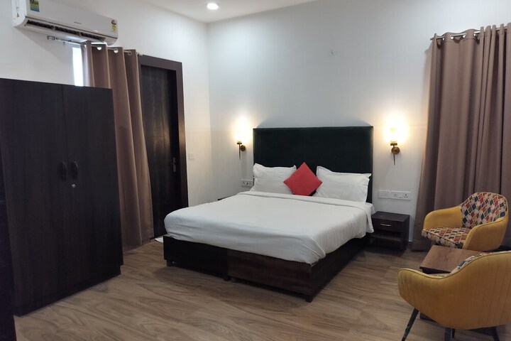 Room 22 of 48