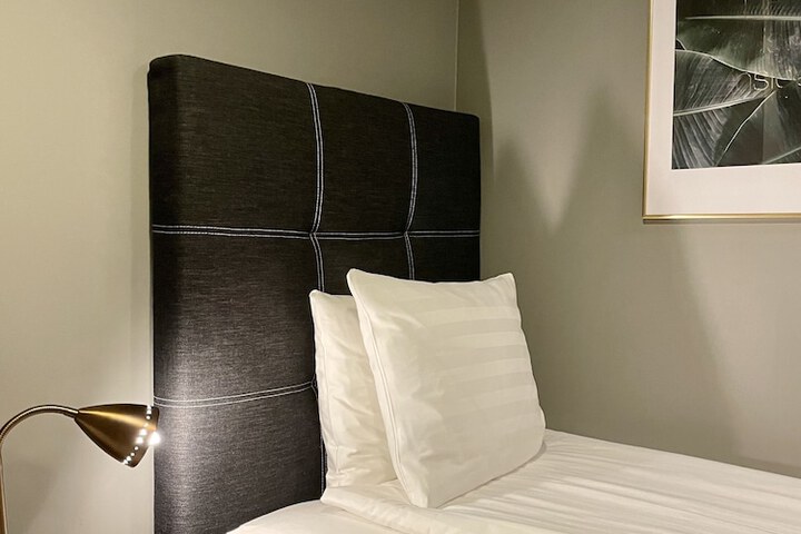 Room 44 of 149