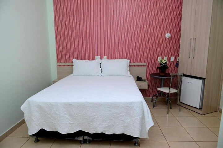 Room 10 of 25