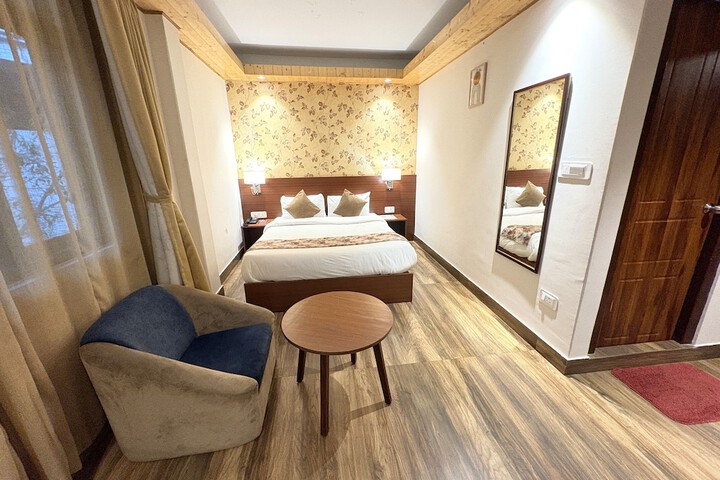 Room 6 of 34