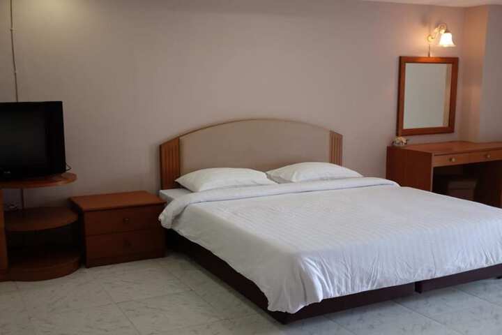 Room 8 of 20