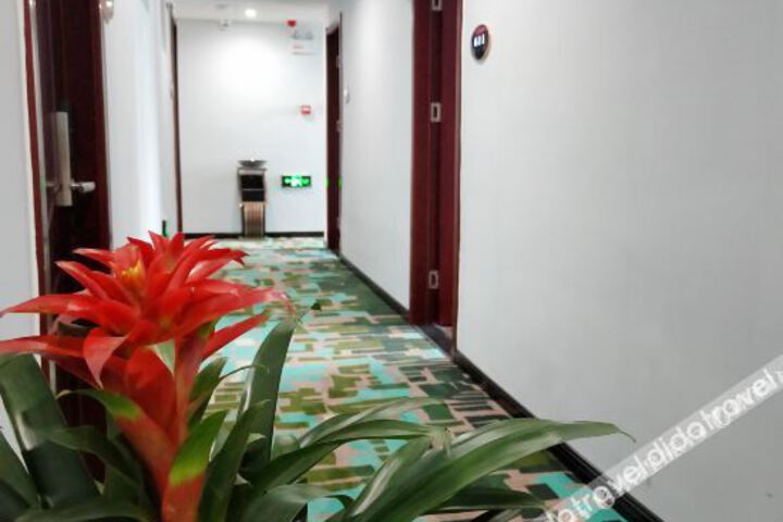 Hotel Interior 11 of 28