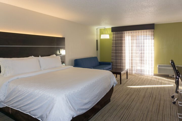 Room 2 of 55