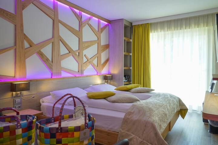 Room 20 of 93
