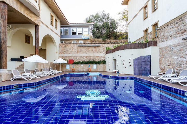 Pool 64 of 113