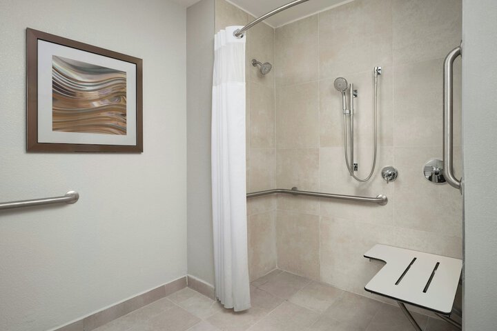 Room 16 of 30