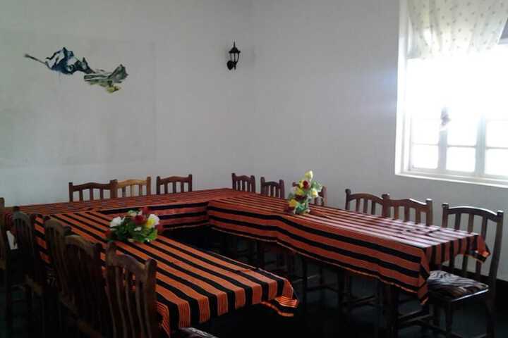 Dining 13 of 47
