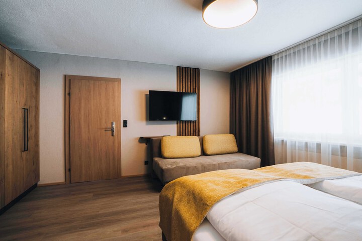 Room 98 of 505