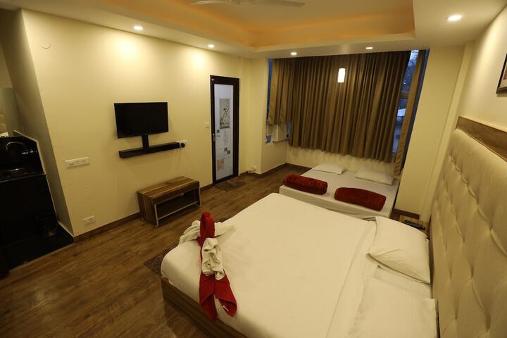 Room 5 of 23
