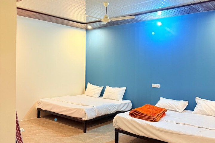 Room 3 of 12