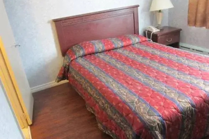 Room 17 of 22