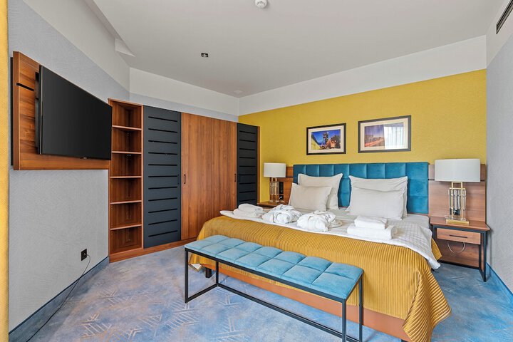 Room 15 of 64
