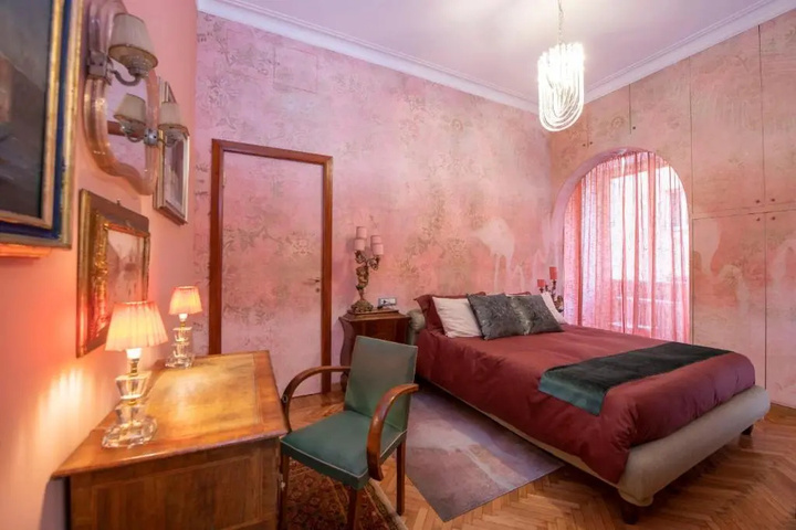 Room 4 of 15