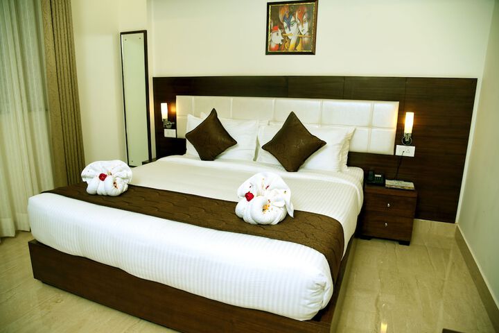 Room 8 of 97