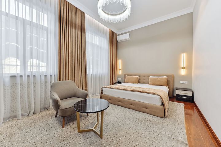 Room 8 of 67