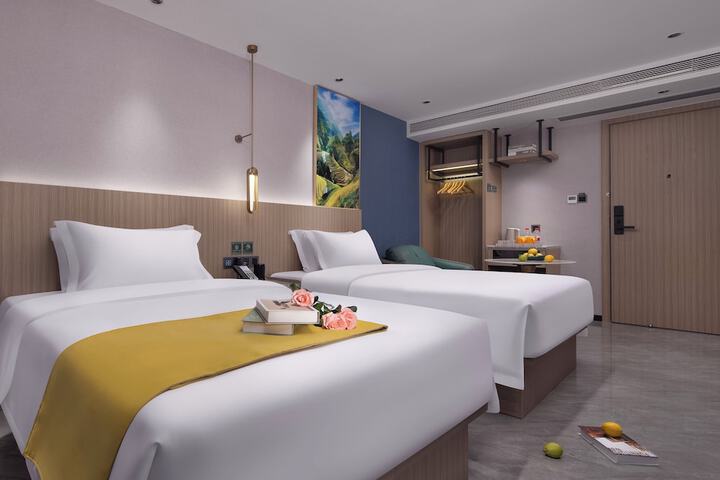 Room 4 of 31