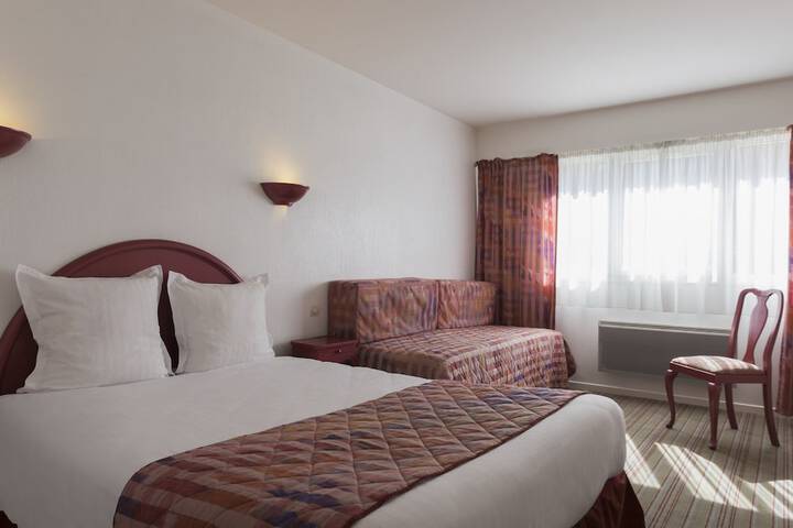 Room 6 of 47