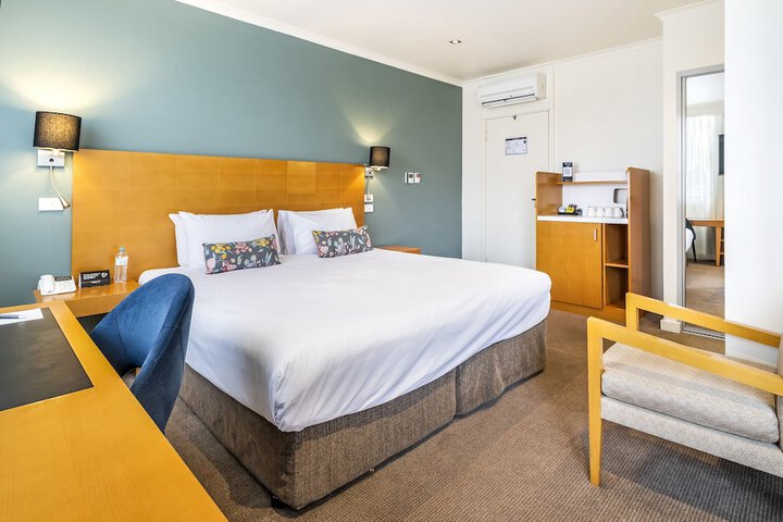 Room 15 of 82
