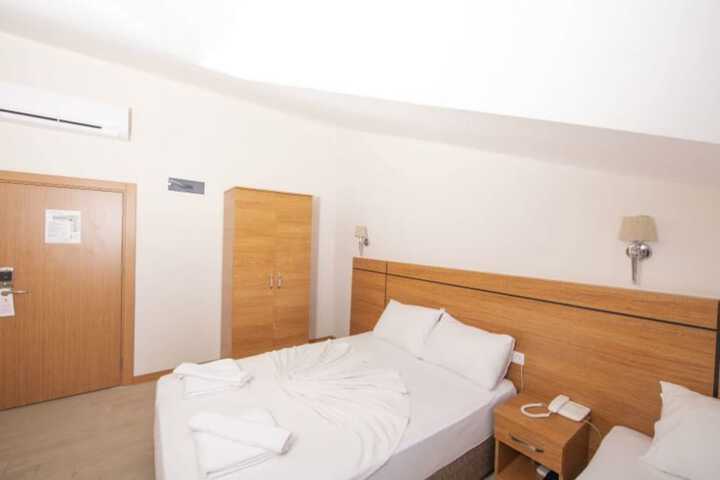Room 13 of 66