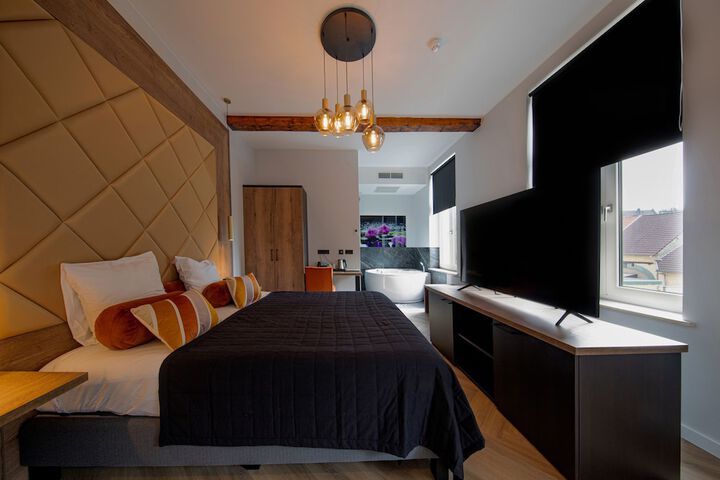 Room 13 of 60