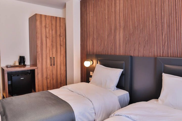 Room 4 of 64