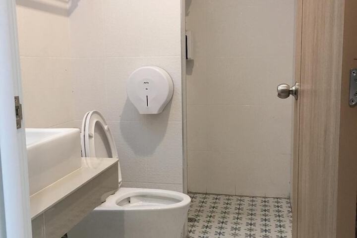 Room 42 of 51
