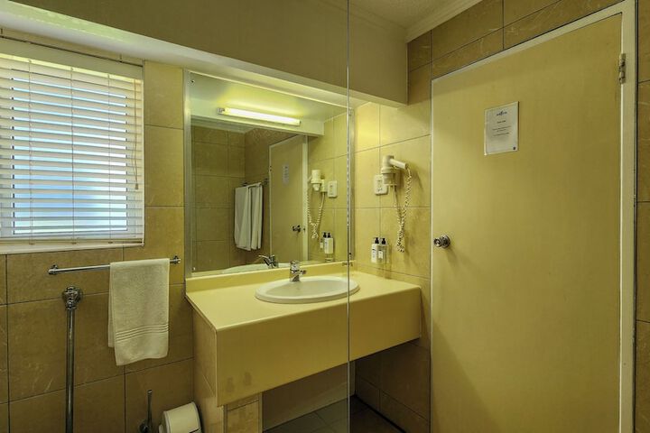 Room 42 of 62