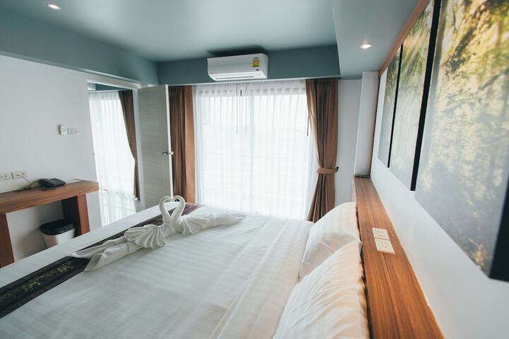 Room 26 of 179