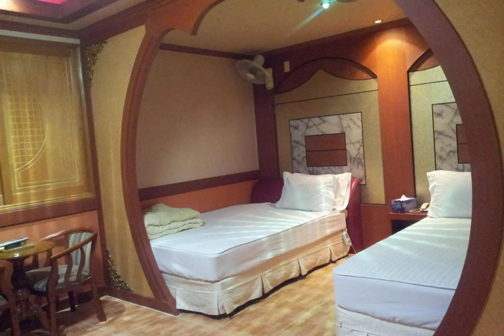 Room 2 of 9