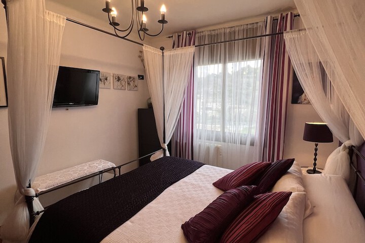 Room 40 of 183