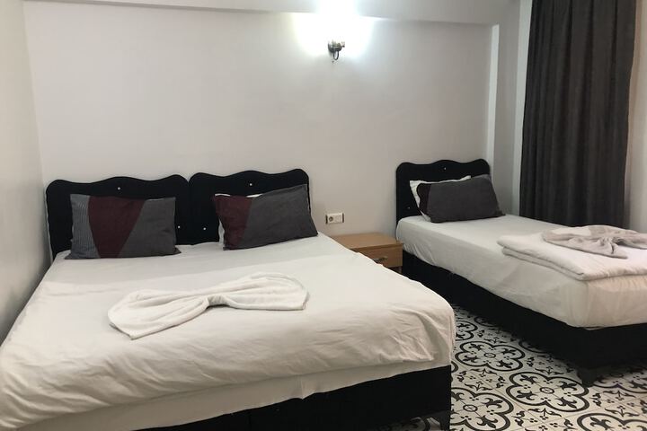 Room 5 of 137