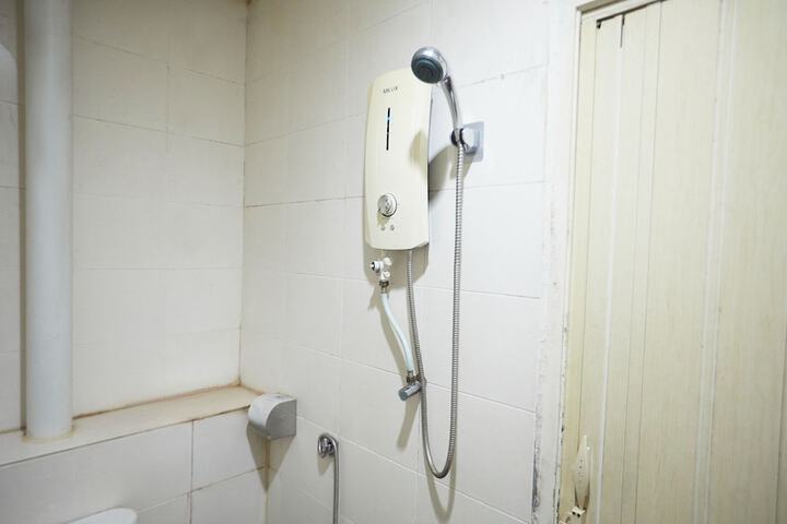 Room 37 of 42