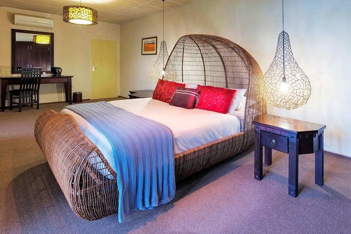 Room 5 of 28