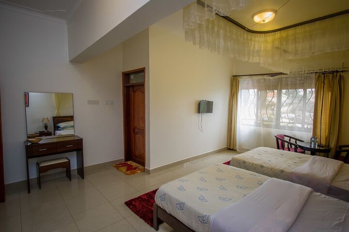 Room 17 of 39
