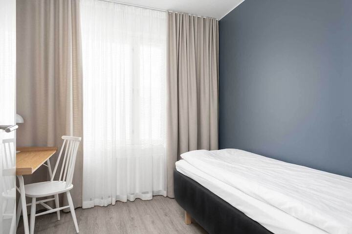 Room 14 of 76