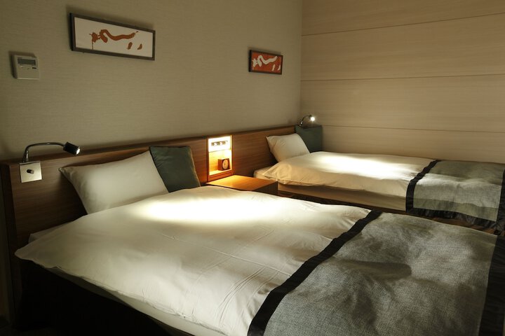Room 7 of 38