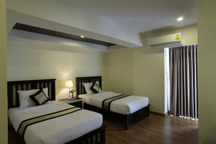 Room 28 of 90