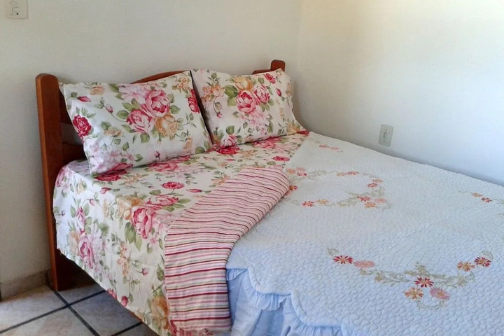 Room 4 of 12
