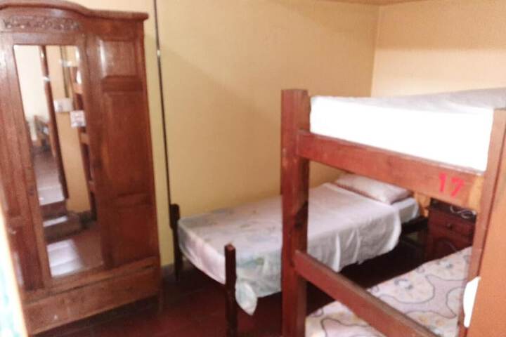 Room 9 of 39