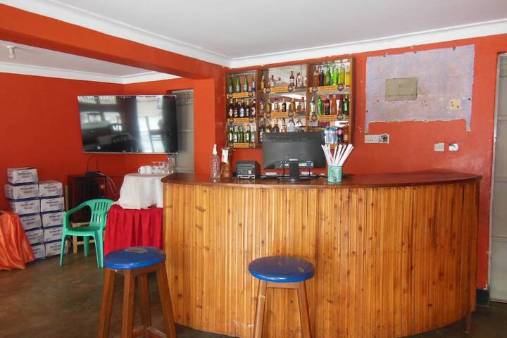 Lounge 15 of 20