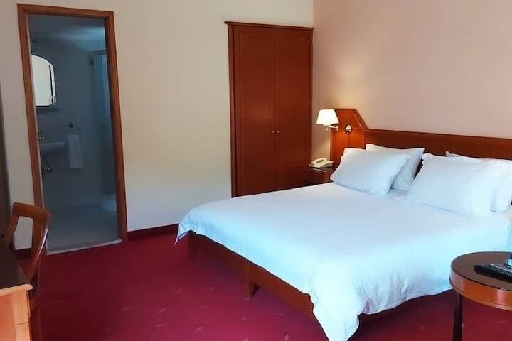 Room 4 of 19