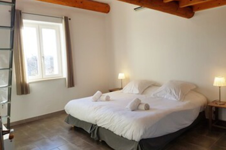 Room 40 of 51