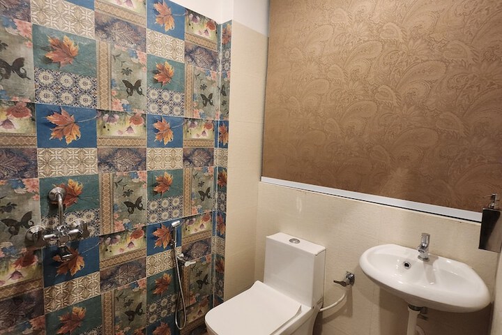 Room 62 of 77