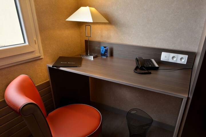 Room 17 of 41