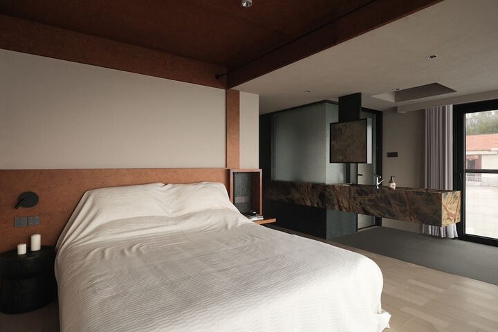 Room 6 of 158