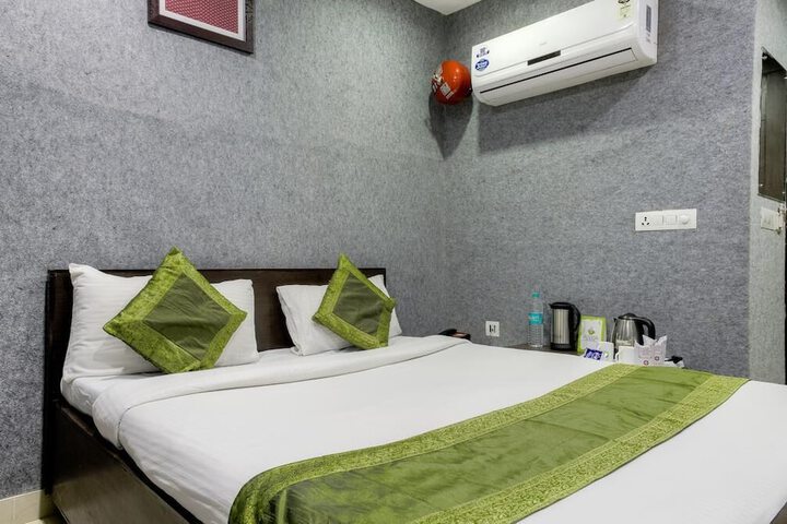 Room 17 of 44