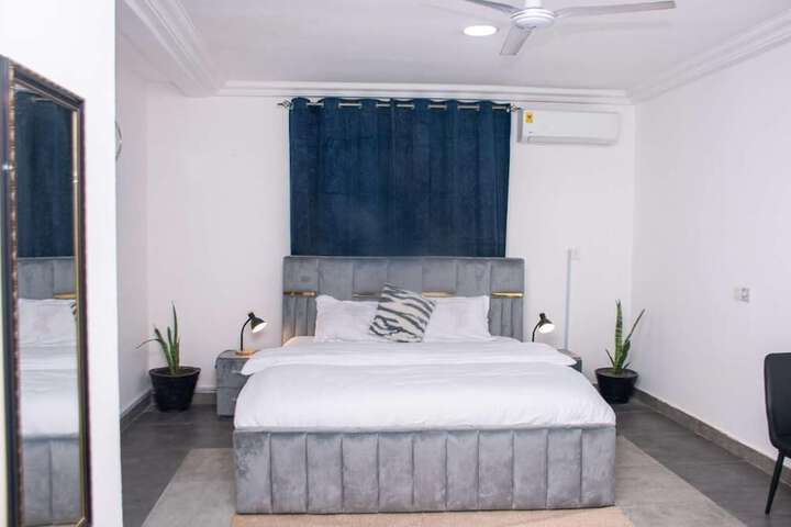 Room 12 of 27