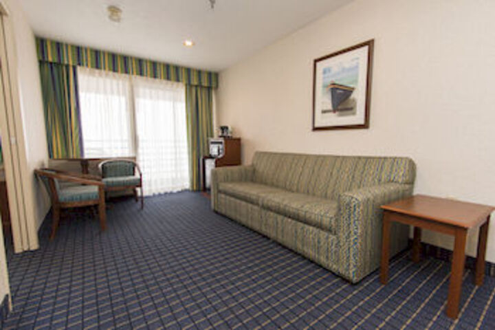Room 14 of 33