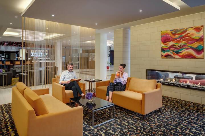 Entrance & Lobby